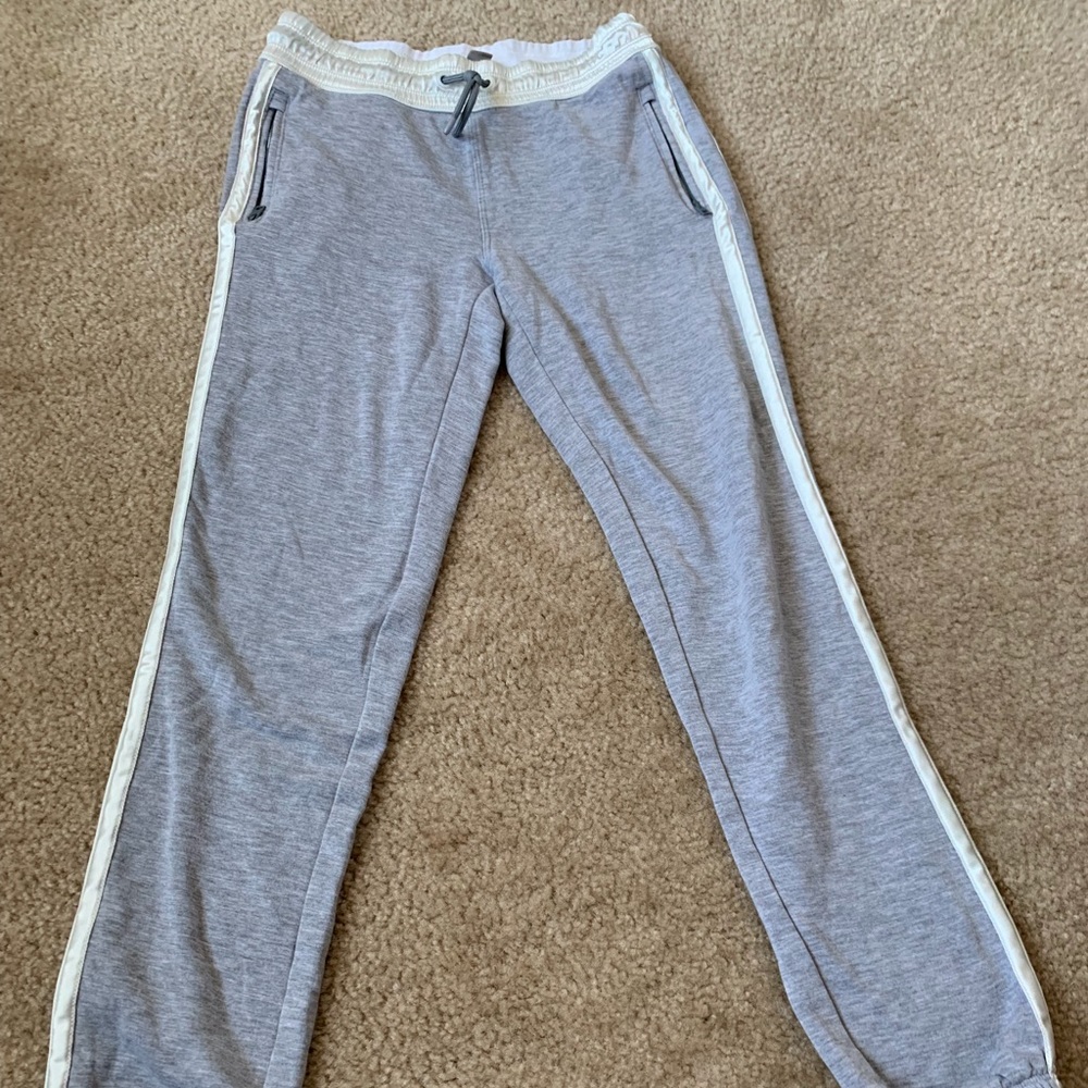 Girls Athleta thin sweatpants. Size L 12
